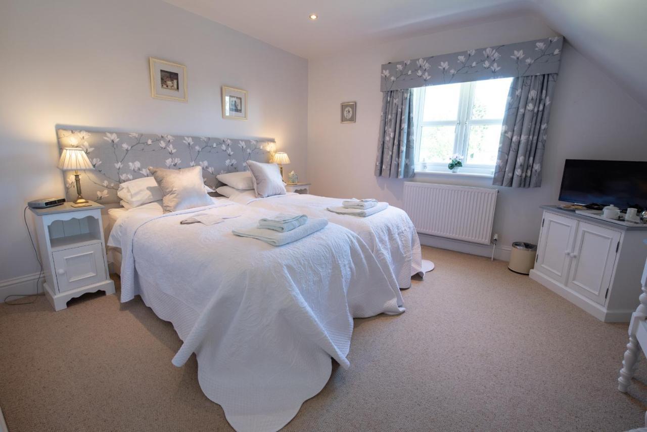 Bridge Cottage Bed And Breakfast ปีเตอร์โบโรห์ ภายนอก รูปภาพ